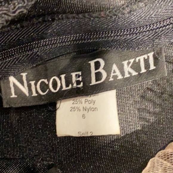 High-Low dress with mesh top and belt - Picture 4 of 4